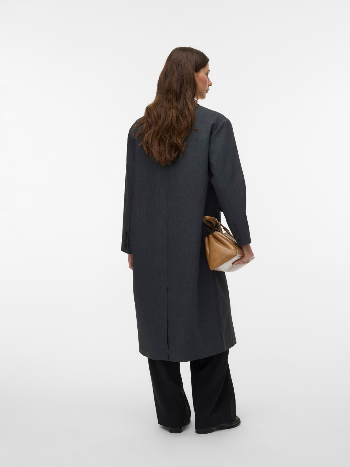 model_shot-back